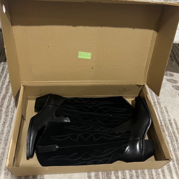 Matisse Alpine Two Tone Western Boot - Picture 7 of 7